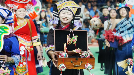 了一次跨越 了一次跨越